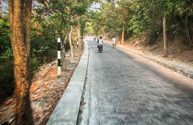 Very scenic road on Koh Larn, overlooking Tawaen Beach