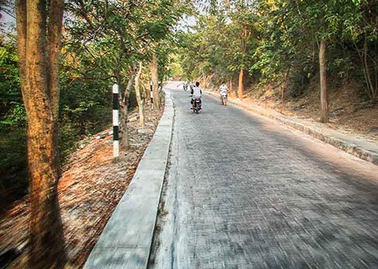 Very scenic road on Koh Larn, overlooking Tawaen Beach