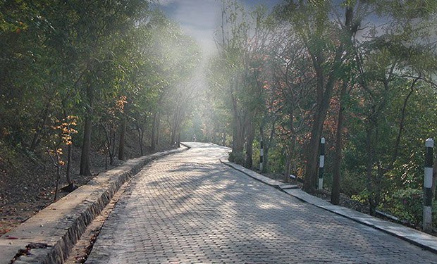 The road to Tawaen Beach on Koh Larn